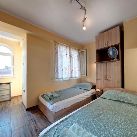 Funny-Gunny Room To The Sea Garden Burgas Exterior foto